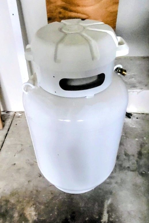 120 Gallon Propane Tank. Empty.