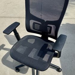 Free Great Quality Desk and Chair