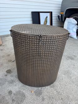 Metal hamper