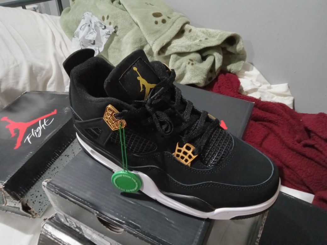 Jordan 4s Size 9.5