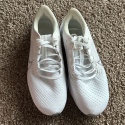 Women’s Nike Shoes Size 9