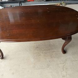 Oval coffee table
