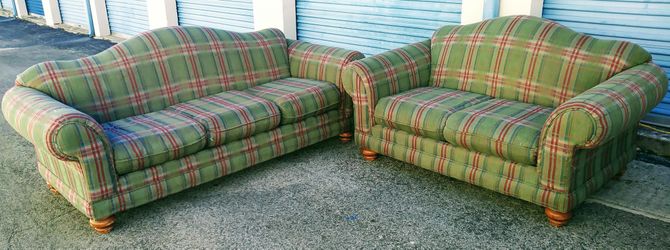 Green plaid sofa set