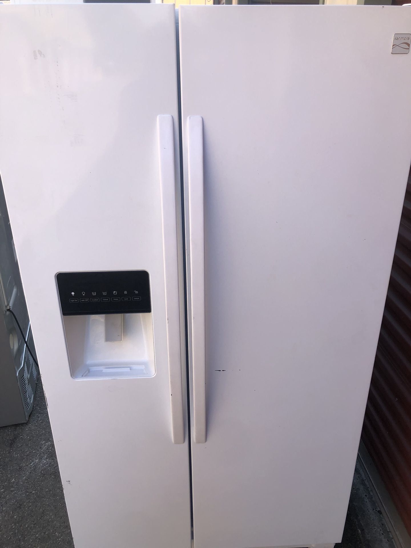 Whirlpool White Side-By-Side Refrigerator With Water And Icemaker DELIVERY