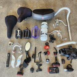 Bicycle Parts And Accessories Lot EVERYTHING FOR 19$