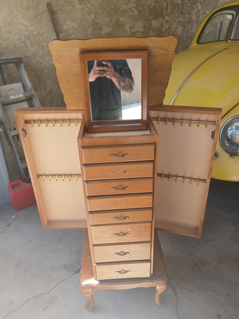 Vanity jewelry box