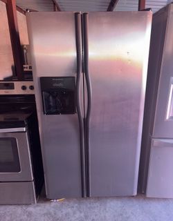Frigidaire Stainless Steel Refrigerator And Freezer