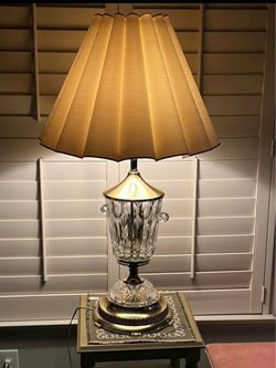 Vintage Hollywood Regency EF & EF Industries Hand-Cut Lead Crystal and Brass Table Lamp