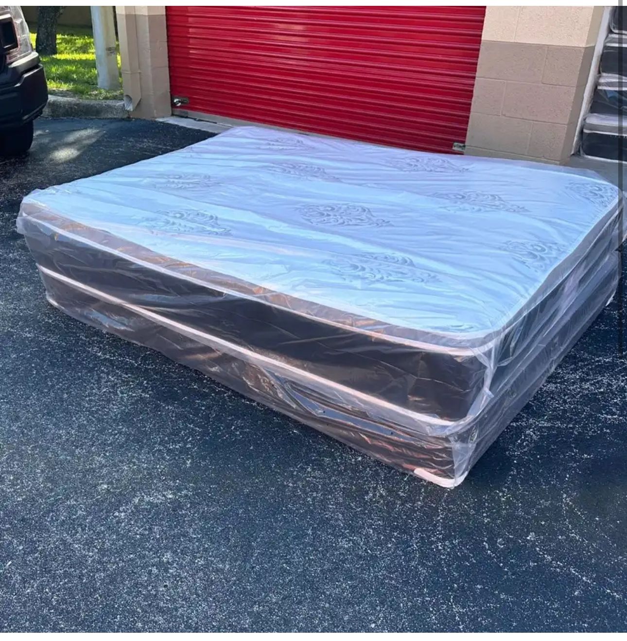 NEW QUEEN SIZE PILLOWTOP MATTRESS AND BOX SPRING SET // OFFER DELIVERY 🚚