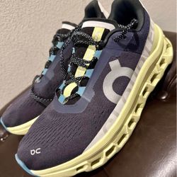 On Men's Shoes / Size 10 , Like New