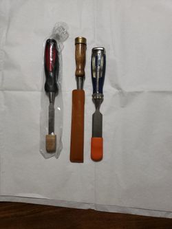 Chisels set in good condition.