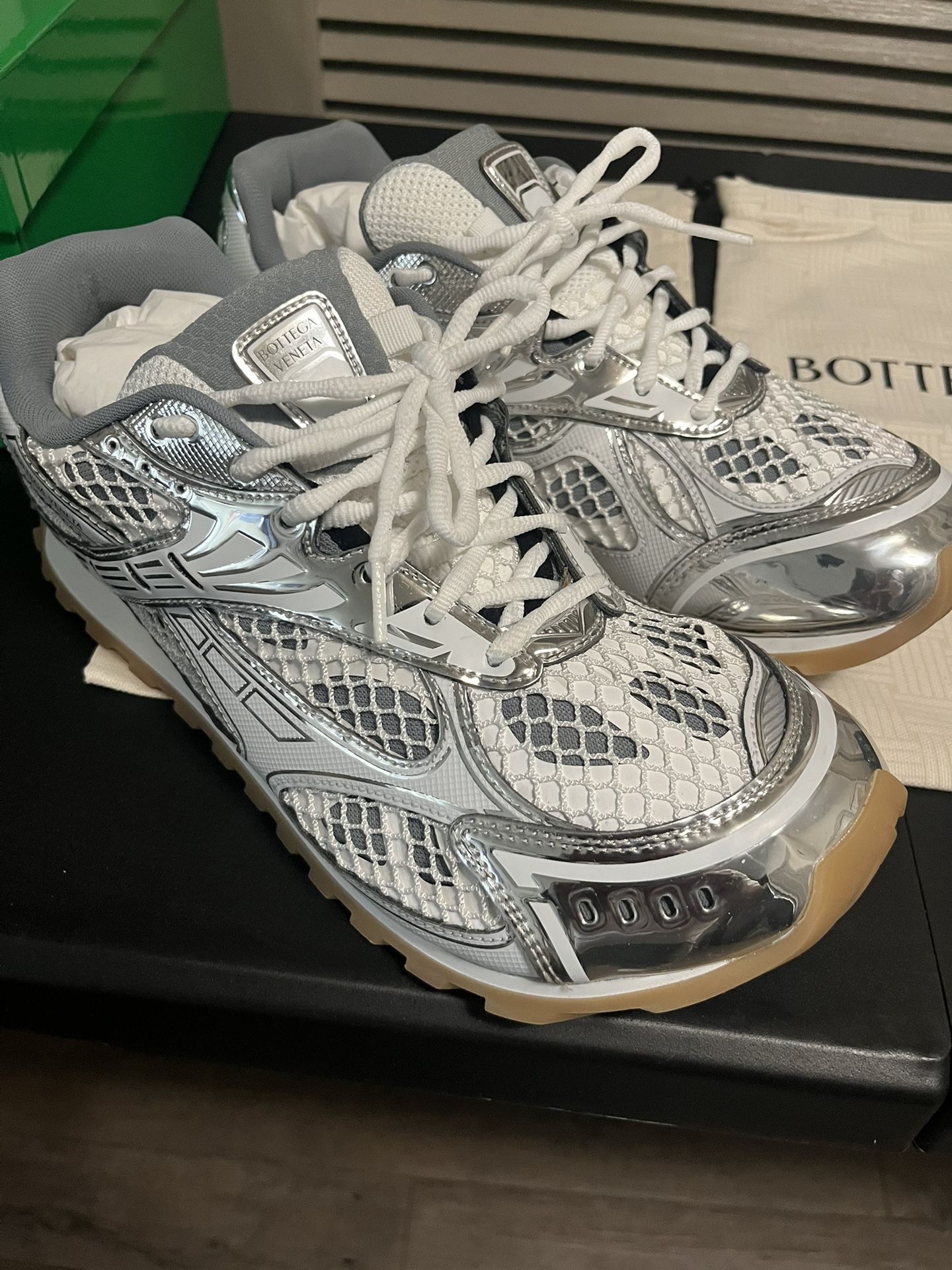 Bottega Venita Orbits Size 44