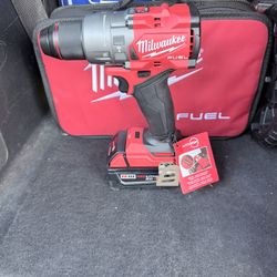 Milwaukee FUEL M18 Hammer Drill 