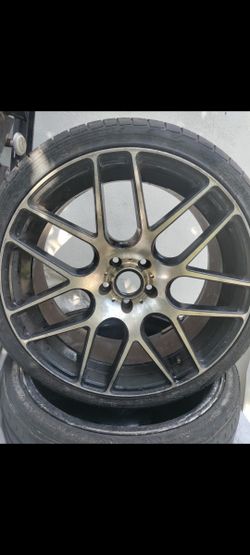 20 Inch Staggered Rims For $250.00 Or Best Offer