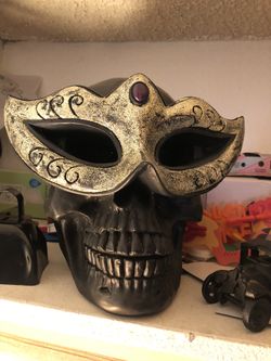 Light up skull