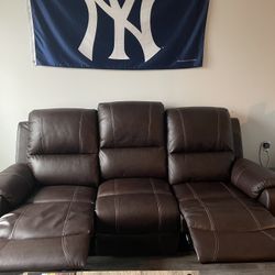 Brown Leather Couch w/ 2 Reclining Seat