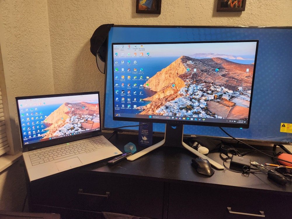 Selling Alienware Monitor "27