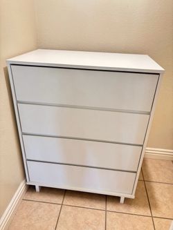 Room essentials 4 drawer chest