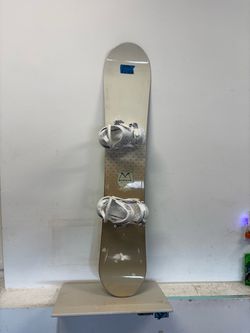 144 Morrow Snowboard w/ Burton Bindings