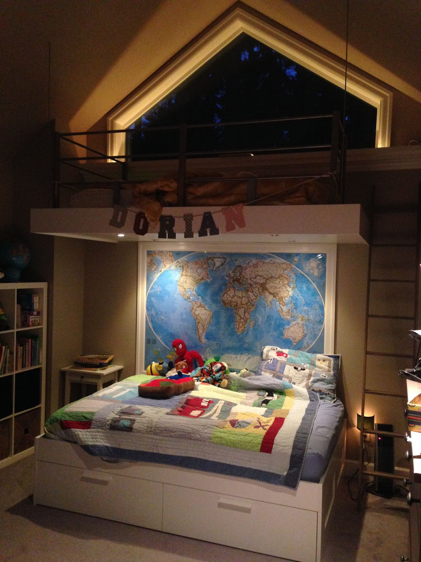 World Map and Custom Frame