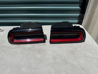 2015-2023 DODGE CHALLENGER TAIL LIGHT OEM