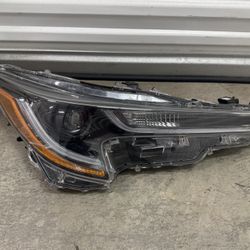 2020 - 2022 TOYOTA COROLLA RH PASSENGER HEADLIGHT OEM