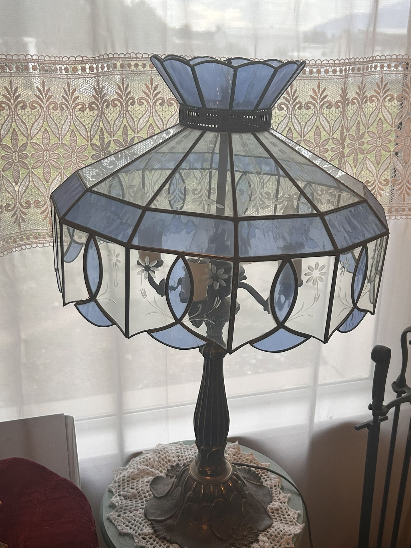 Vintage Blue Stained-Glass Table Lamp - Tiffany Style