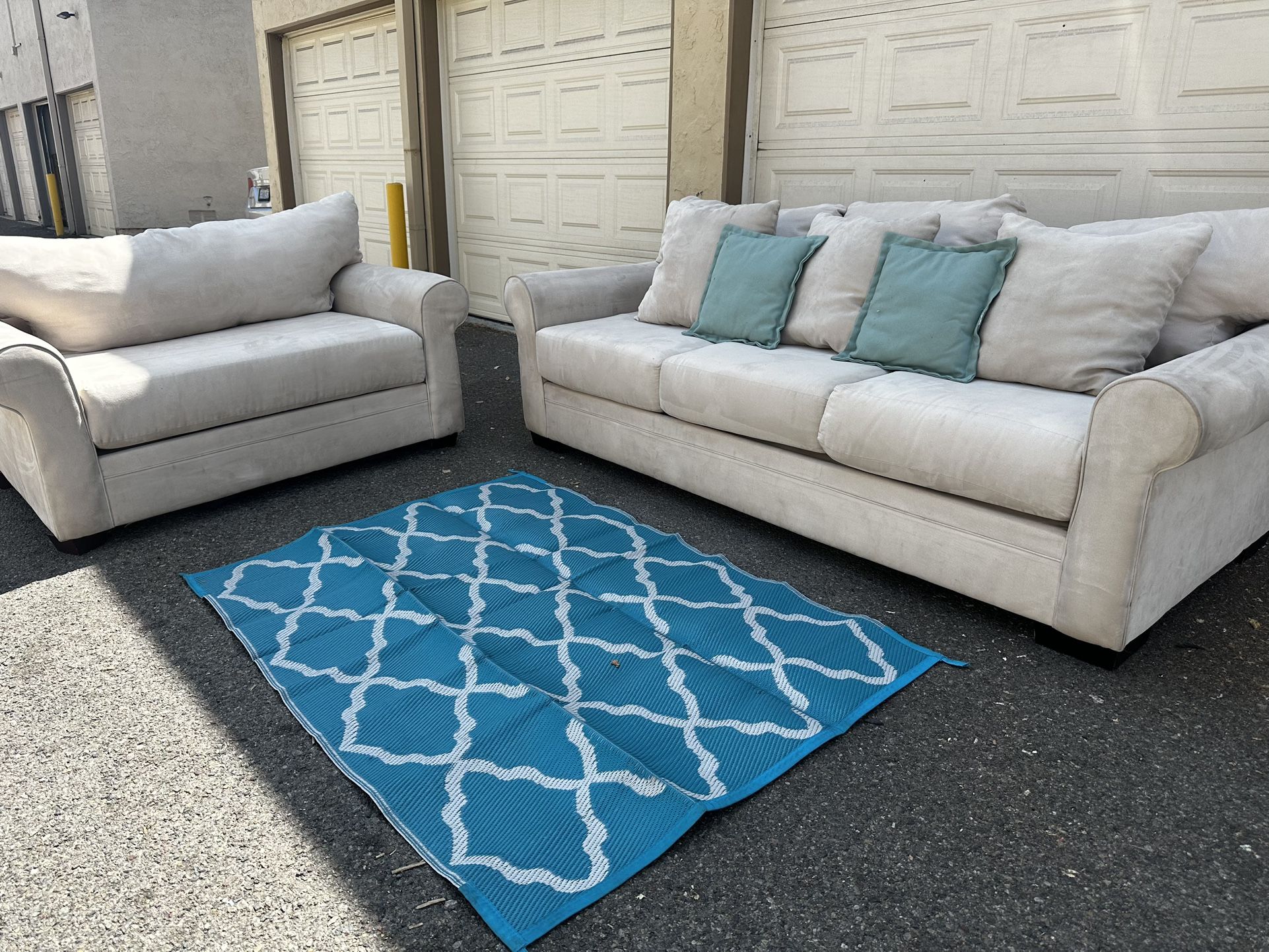 BEIGE COUCH & LOVESEAT W/ FREE DELIVERY