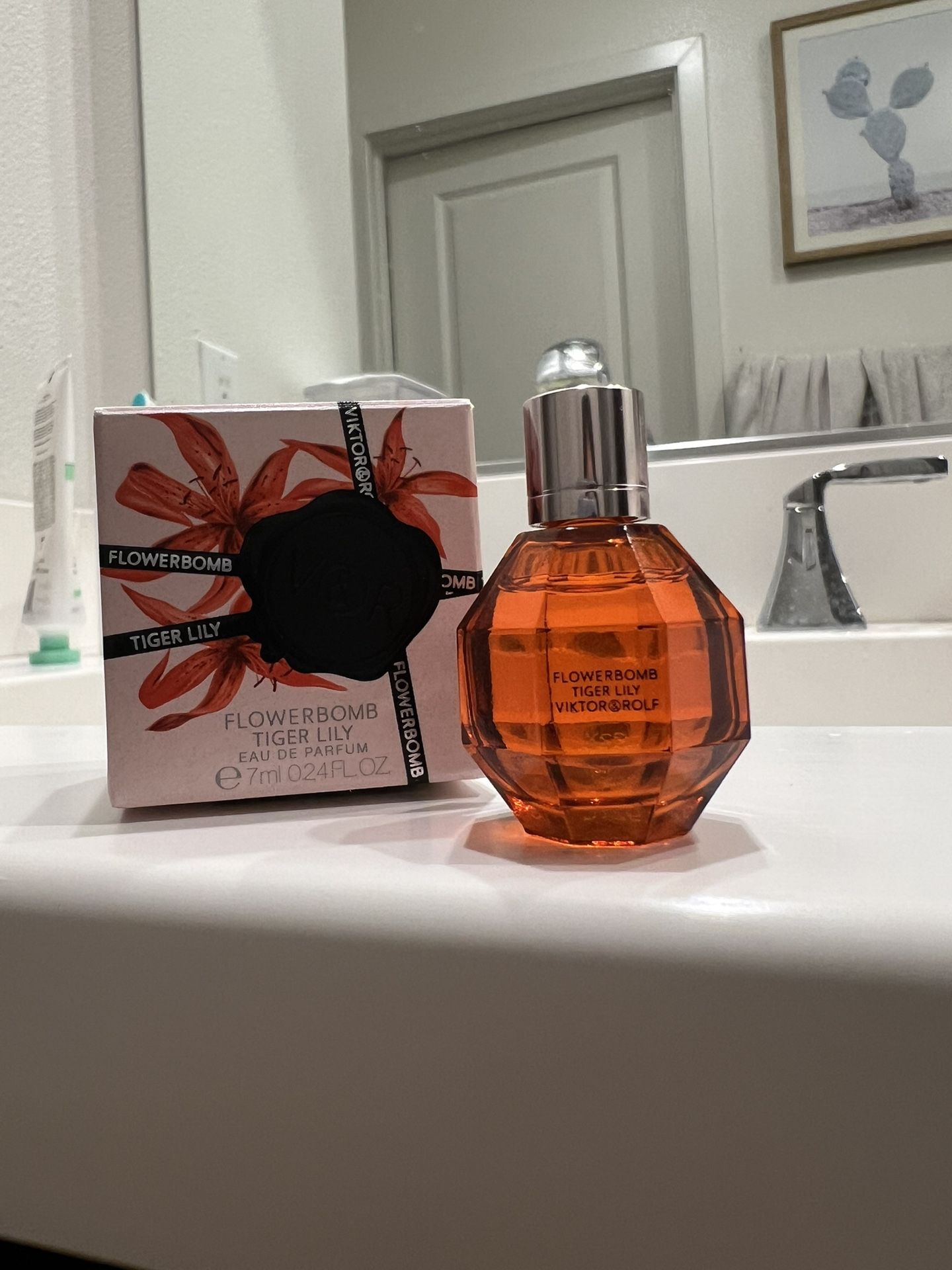 Viktor And Rolf Flowerbomb Perfume