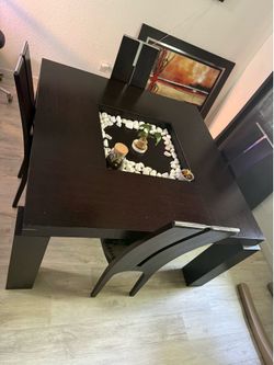 Dinning table with 4 chairs