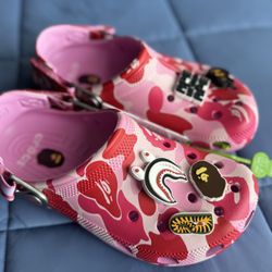 Bape Crocs Pink Camo Size 7M / 9W Brand New 