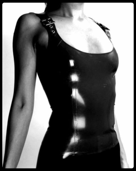 NEW WITHOUT TAGS BLACK GOTHIC GOTH SILVER BUCKLE STRAP ONE SIZE FITS MOST LATEX TANK TOP SHIRT LINGERIE FETISH WEAR