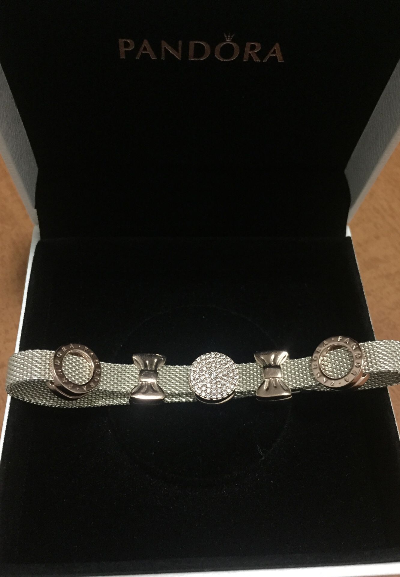 Pandora mesh bracelet + 5 charms