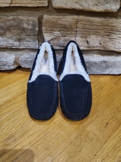 UGG Ansley Black Slippers  Women US Size 5 NEW 