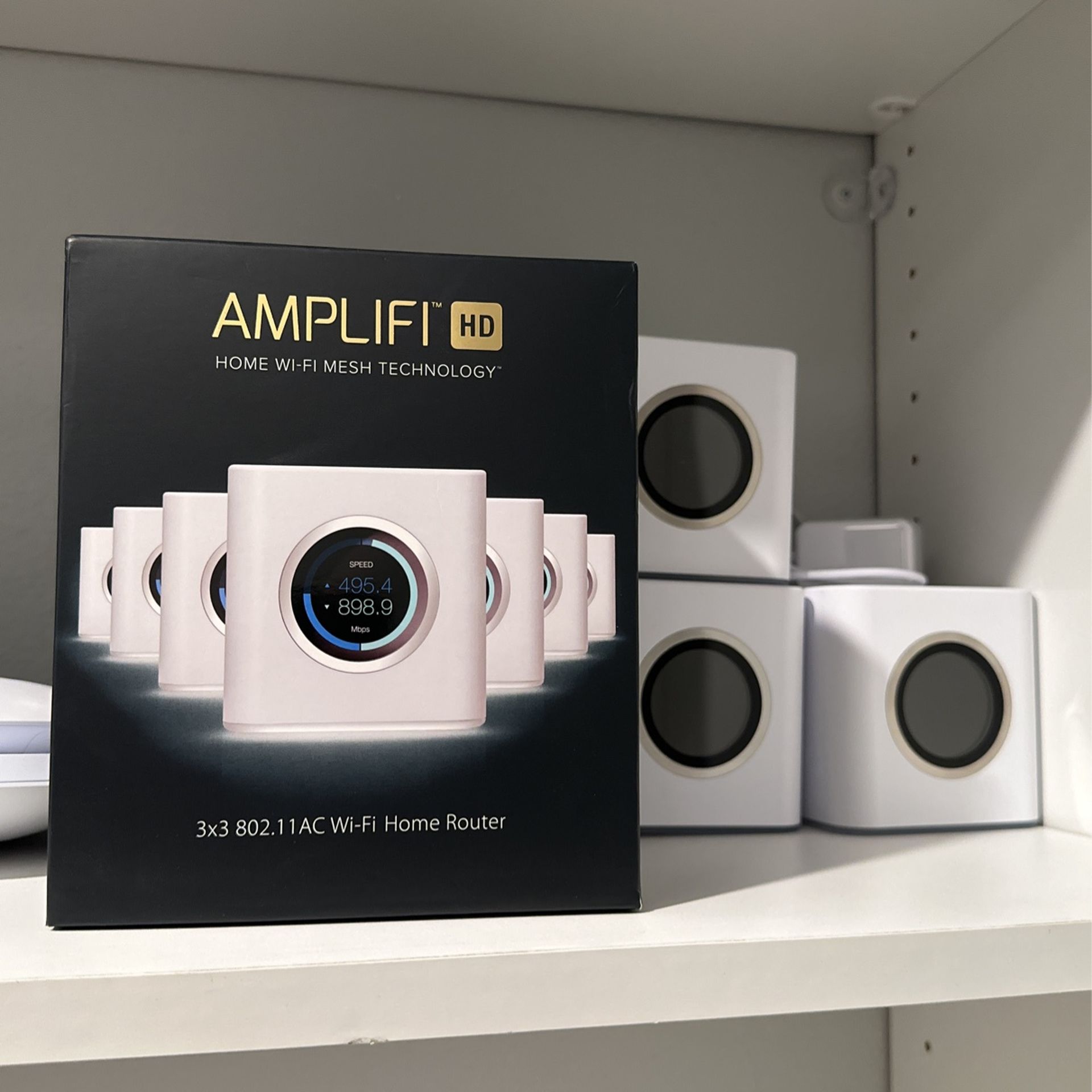 WI-FI ROUTERS (3x) Ubiquiti Amplifi HD