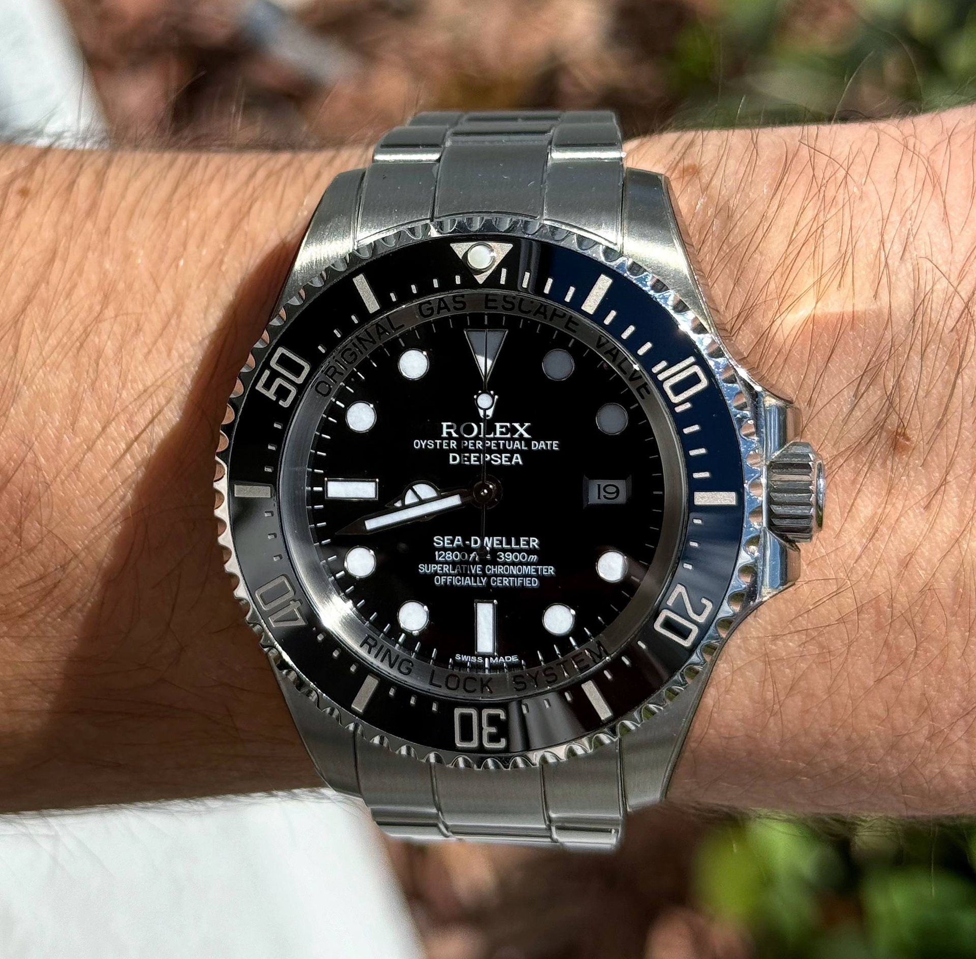 2013 Rolex SeaDweller 44mm 116660 men’s watch stainless steel black dial oyster bracelet rubberB straps ceramic bezel card tag booklets - Full Set