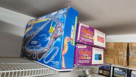1/64 Slot car scale Sizzlers - Playing Mantis and Mattel