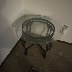 Set 2 End Tables 