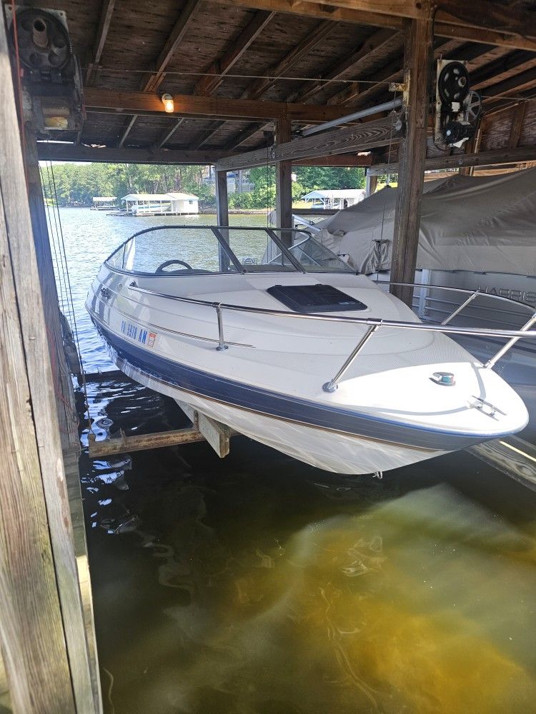 Bayliner Boat