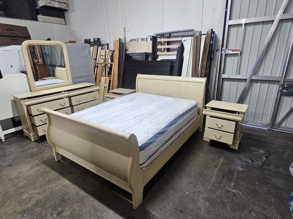 Queen Bedroom Set 