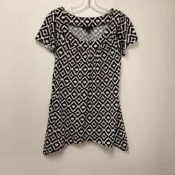 Women’s AB STUDIO Polyester/spandex black & cream cap sleeve top… Size small