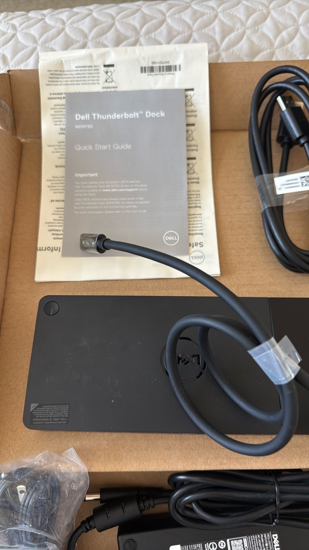 Dell Thunderbolt Dock With Dell 180.0W AC Adapter And HDMI Cable 