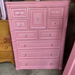 L🩷🩷K! Gorgeous Pink Armoire/Dresser with Crystal knobs