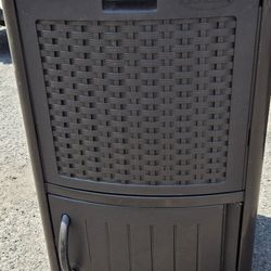 SUNCASTCooler With Storage Underneath, Tray, Basket. Holmdel Nj