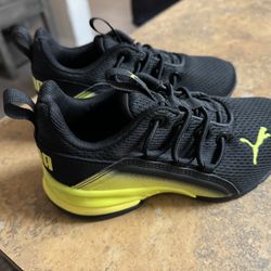 PUMA Unisex  Toddler Shoes Size 12 Almost New 
