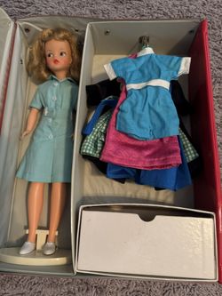 VINTAGE TAMMY DOLL/CASE