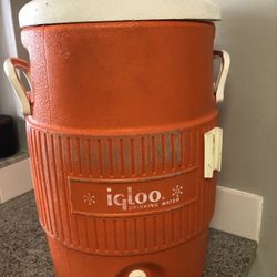 IGLOO WATER COOLER 