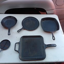 Lot Of Cast Irons Pans & Skillets