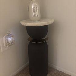 Modern Decorative Pedestal Stand