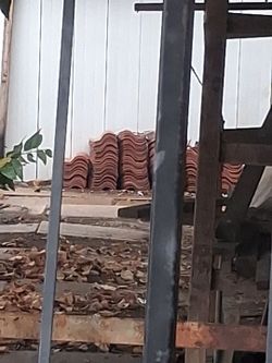 Clay Roof Tiles – Large Lot